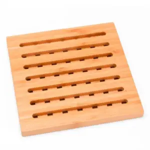Descansa prato quadrado em bambu 18cm personalizado