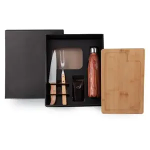 Kit churrasco com garrafa e canivete 6 peças personalizado