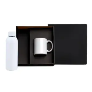 Kit garrafa e caneca brancas personalizado