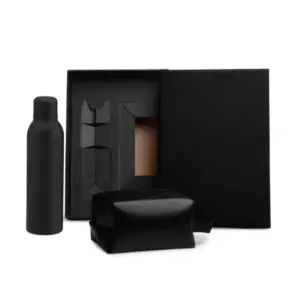 Kit garrafa e nécessaire preto personalizado