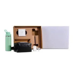 Kit garrafa térmica nécessaire e fone Bluetooth verde personalizado
