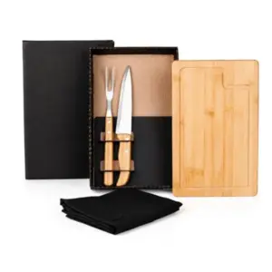 Kit para churrasco com avental 4 peças personalizado