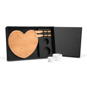 Kit para petisco com tábua coração e ramekins 5 peças personalizado