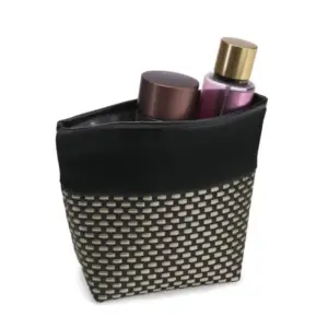 Necessaire em PVC e sintético preta e xadrez personalizada
