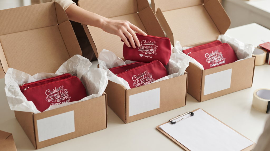Embalagem e envio fracionado de necessaires personalizadas para franquias do Grupo AMR Saúde