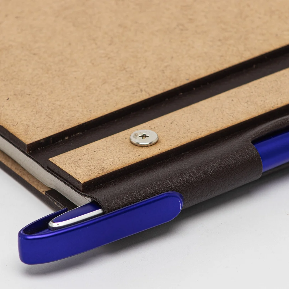 Bloco de anotações em MDF com porta caneta personalizado