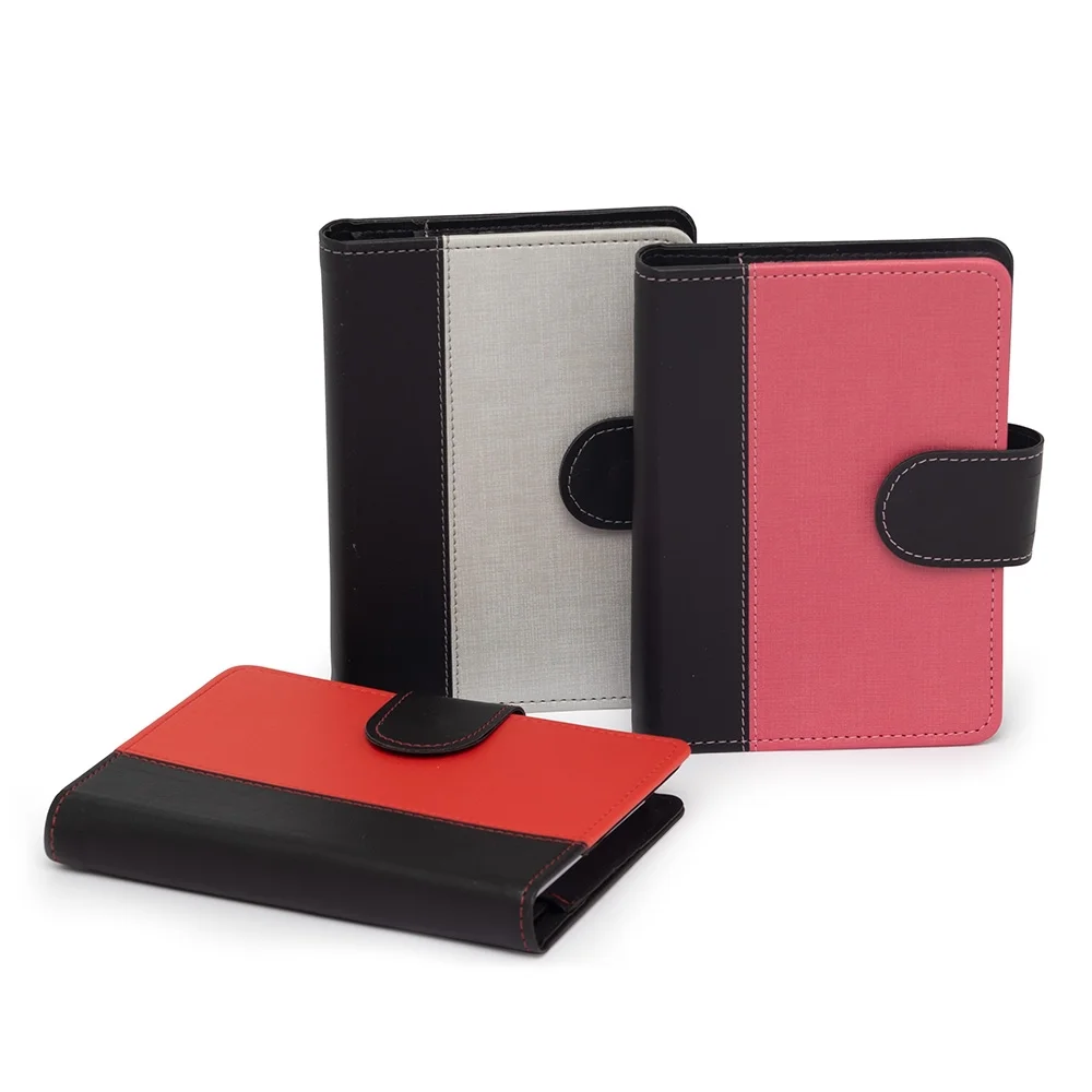 Caderneta 14x18cm em couro sintético com botão personalizada