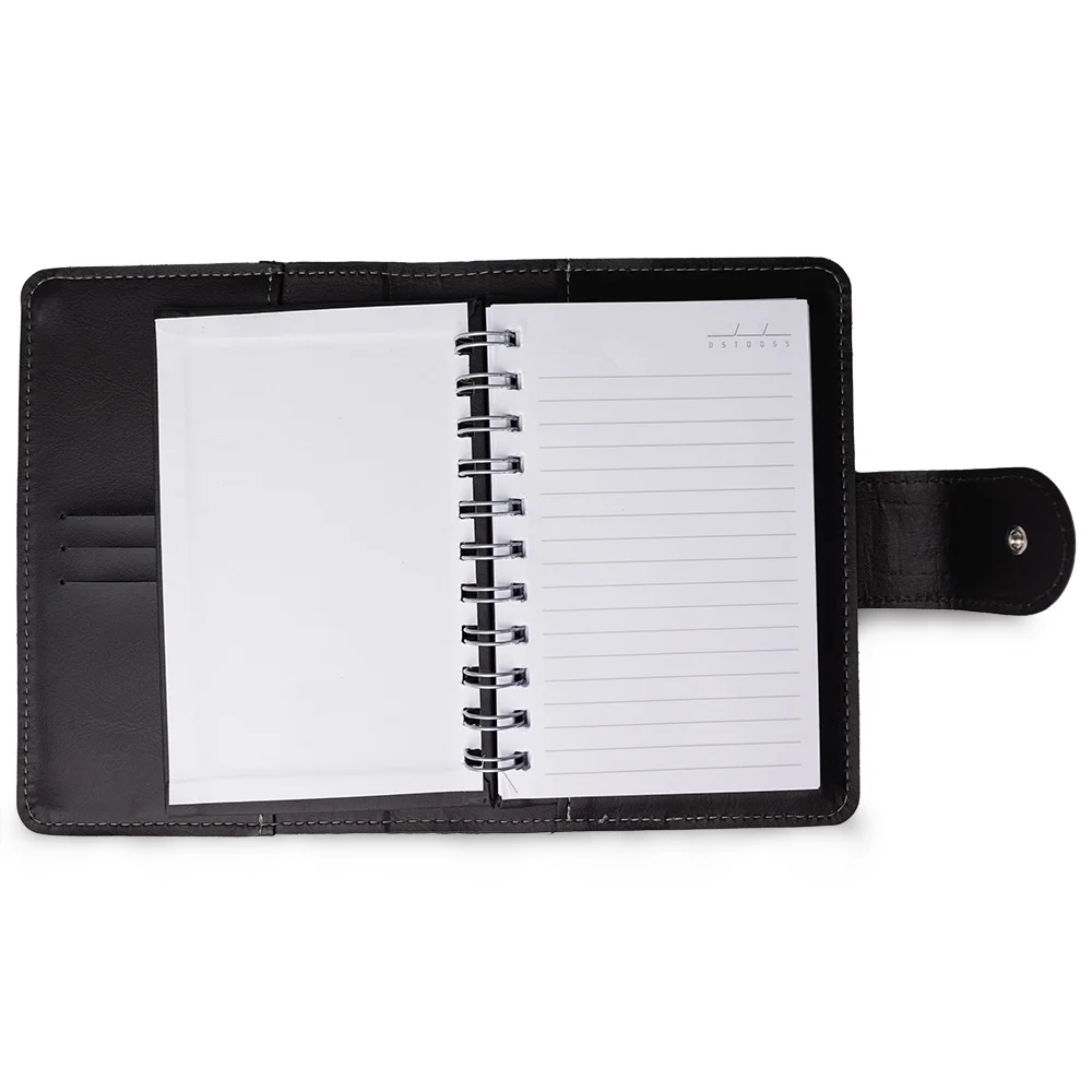 Caderneta 14x18cm em couro sintético com botão personalizada