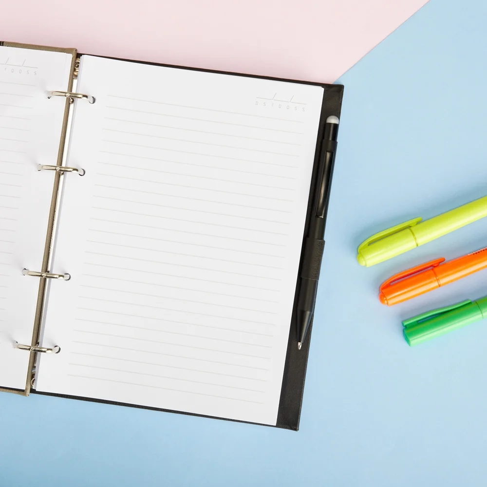 Caderno fichário 22x18cm em couro sintético personalizado
