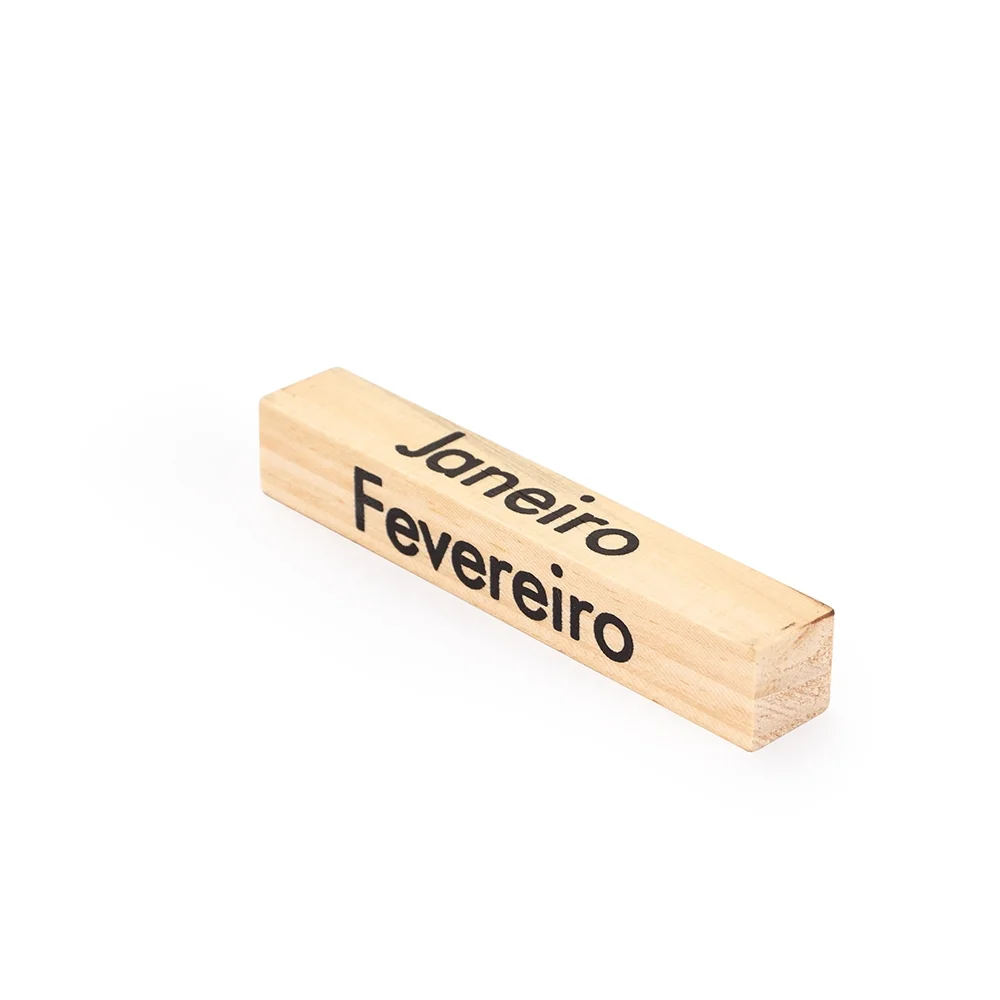 Calendário permanente em madeira personalizado